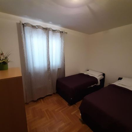 Apartment Jelena Traù Esterno foto