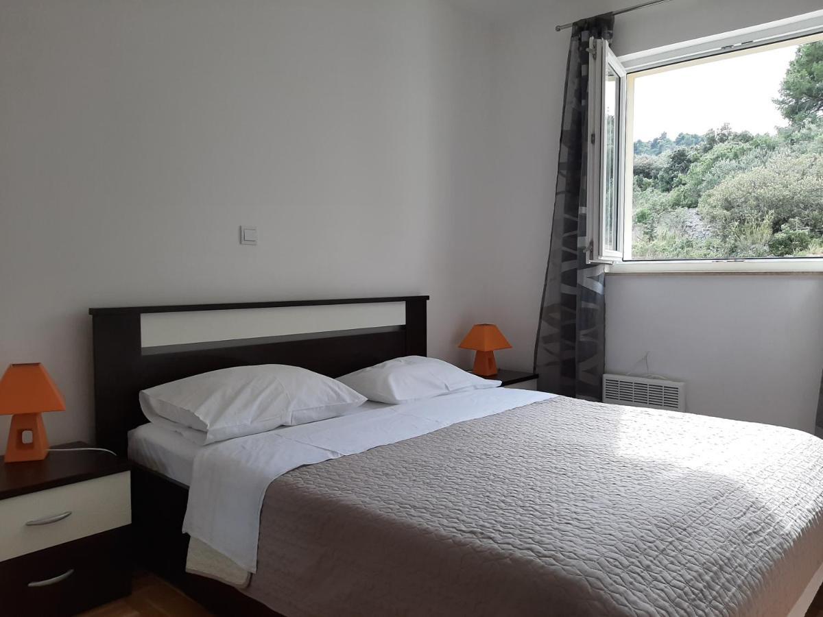 Apartment Jelena Traù Esterno foto
