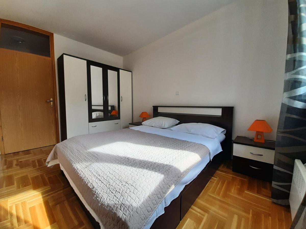 Apartment Jelena Traù Esterno foto